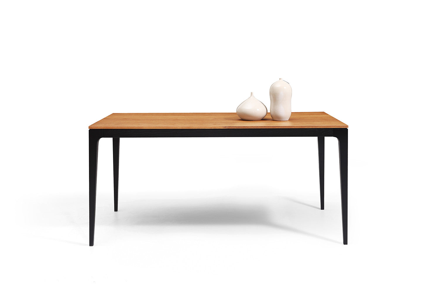 Table de salle à manger design noire en bois Davos Dewarens de face